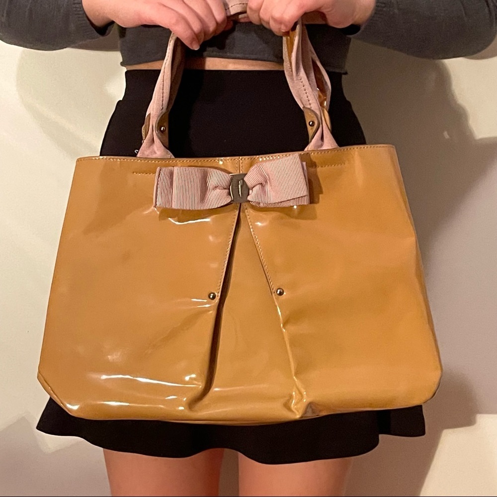👜 Salvatore Ferragamo Bag Tan